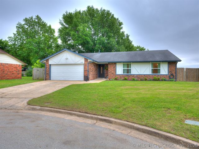10008 E 33rd Place, Tulsa, OK 74146