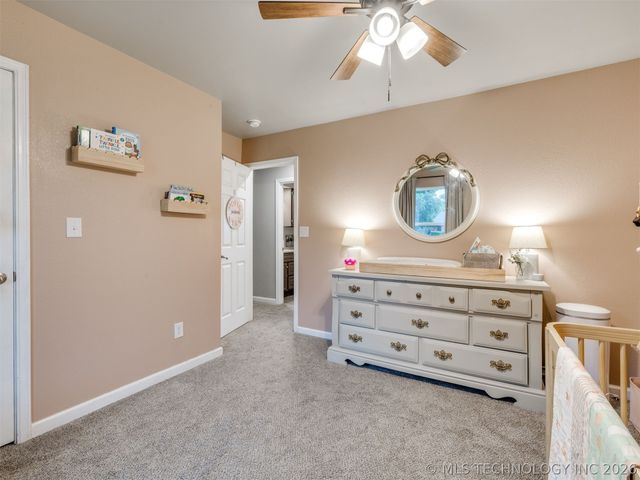 10008 E 33rd Place, Tulsa, OK 74146