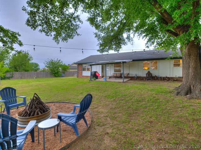 10008 E 33rd Place, Tulsa, OK 74146