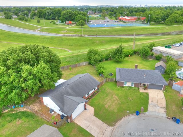 10008 E 33rd Place, Tulsa, OK 74146