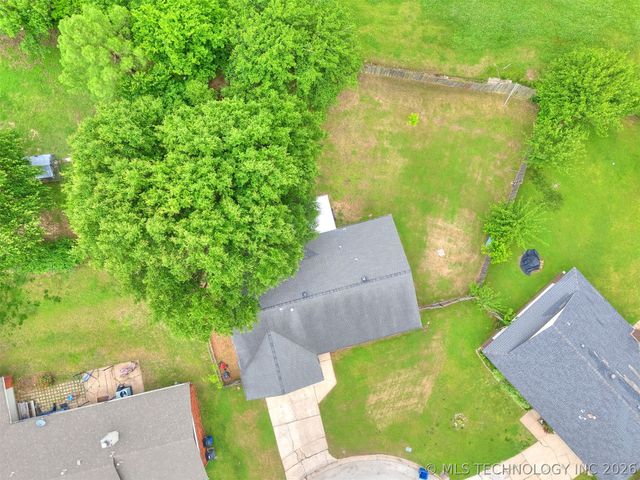 10008 E 33rd Place, Tulsa, OK 74146