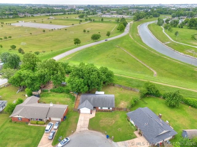 10008 E 33rd Place, Tulsa, OK 74146