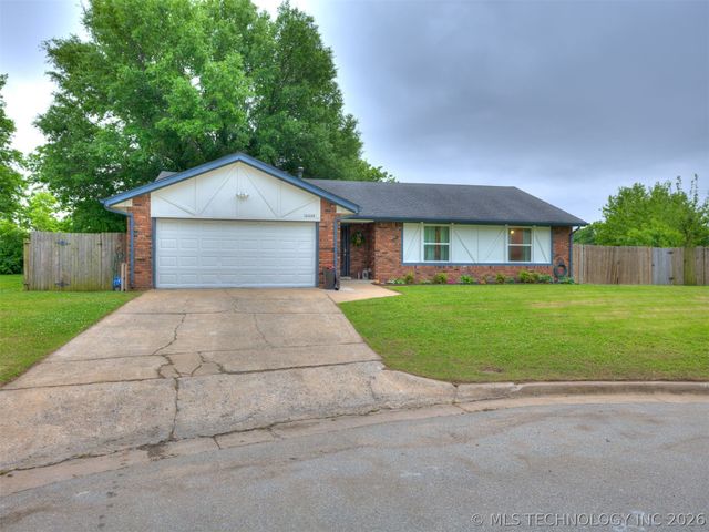 10008 E 33rd Place, Tulsa, OK 74146