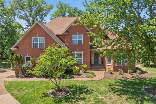 3104 Shropshire Ct, Thompsons Station, TN 37179