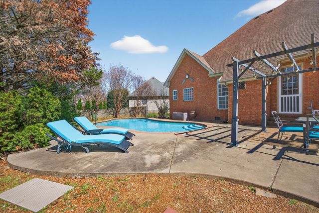 3104 Shropshire Ct, Thompsons Station, TN 37179