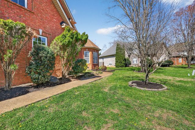 3104 Shropshire Ct, Thompsons Station, TN 37179