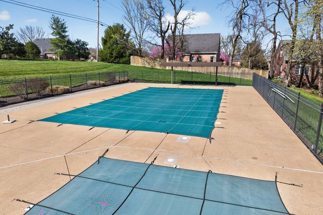 3104 Shropshire Ct, Thompsons Station, TN 37179