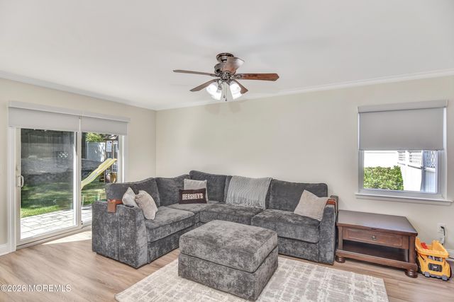 4 Scarlet Lane, Howell, NJ 07731
