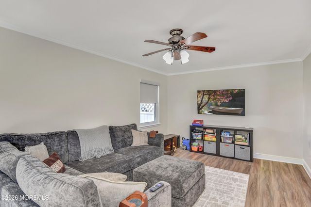 4 Scarlet Lane, Howell, NJ 07731