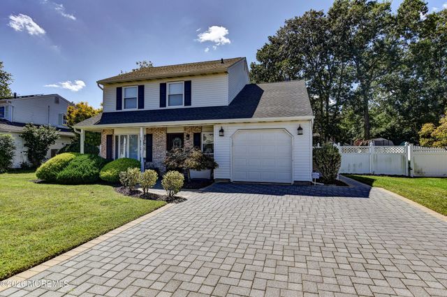 4 Scarlet Lane, Howell, NJ 07731