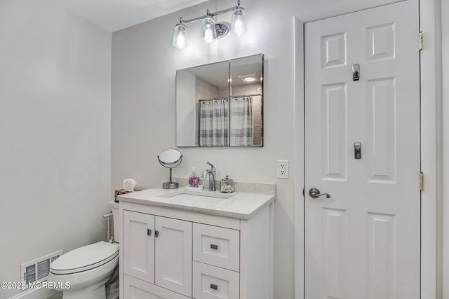 4 Scarlet Lane, Howell, NJ 07731