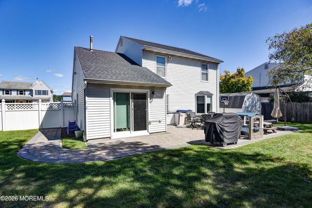 4 Scarlet Lane, Howell, NJ 07731