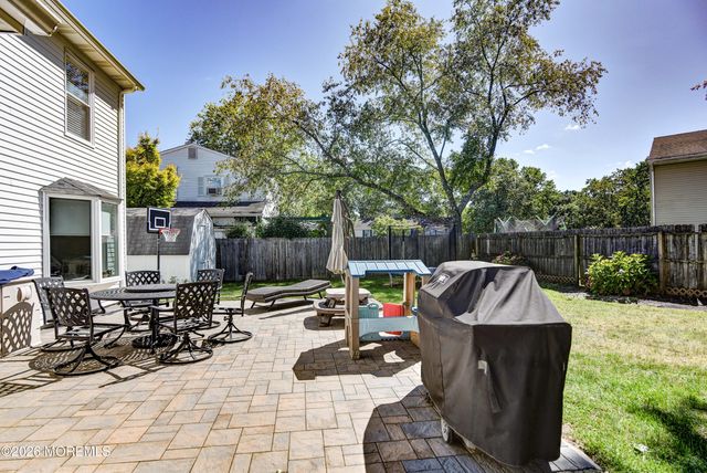 4 Scarlet Lane, Howell, NJ 07731