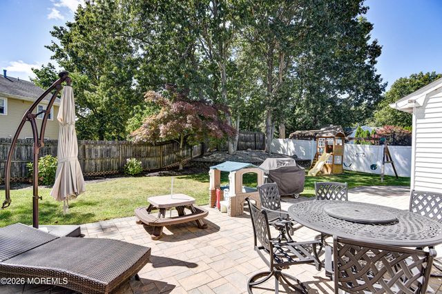 4 Scarlet Lane, Howell, NJ 07731