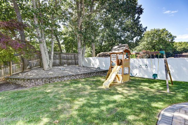 4 Scarlet Lane, Howell, NJ 07731