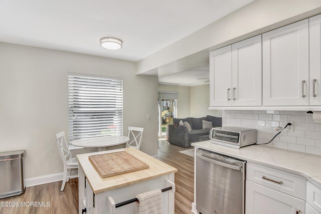4 Scarlet Lane, Howell, NJ 07731
