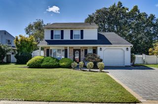 4 Scarlet Lane, Howell, NJ 07731