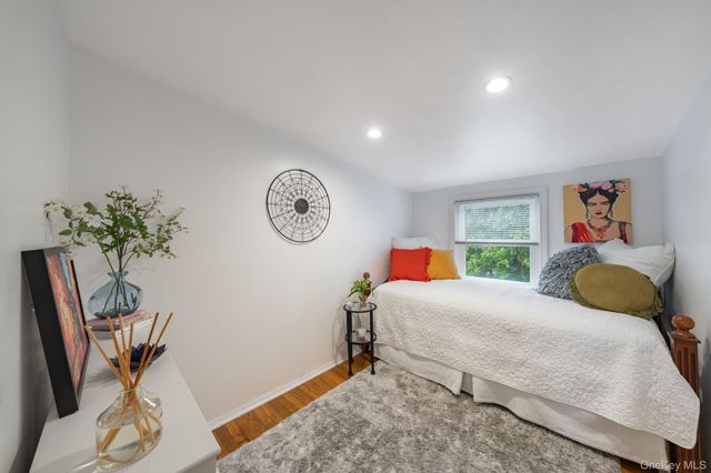 82 Nottingham Avenue, Valley Stream, NY 11580