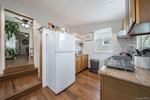 82 Nottingham Avenue, Valley Stream, NY 11580