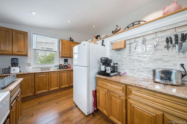 82 Nottingham Avenue, Valley Stream, NY 11580