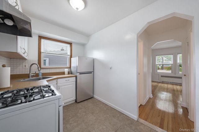 82 Nottingham Avenue, Valley Stream, NY 11580