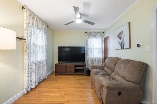 82 Nottingham Avenue, Valley Stream, NY 11580