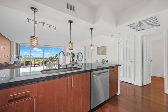 5700 Collins Ave 12K, Miami Beach, FL 33140