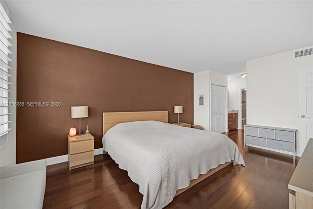 5700 Collins Ave 12K, Miami Beach, FL 33140