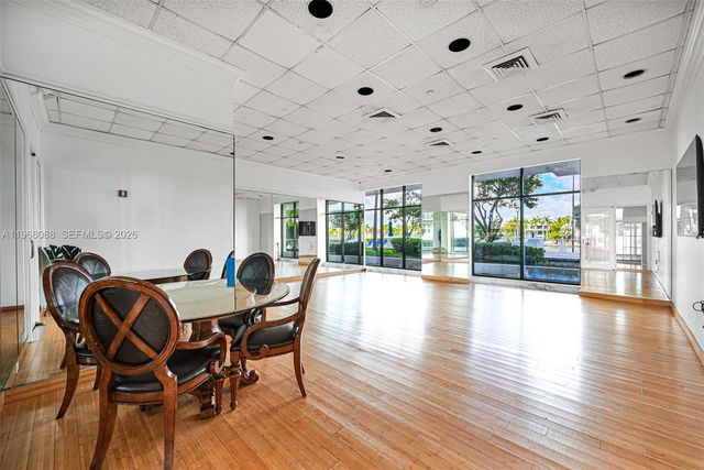 5700 Collins Ave 12K, Miami Beach, FL 33140