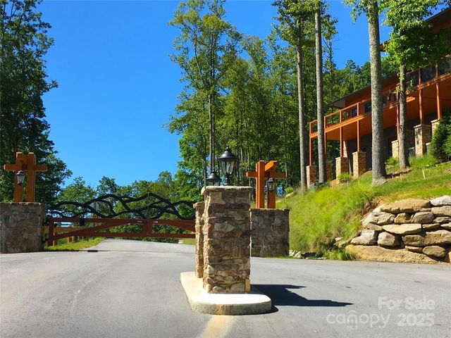 21 Marble Heights e1, Hendersonville, NC 28791