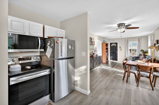 2808 School Street, Des Moines, IA 50311