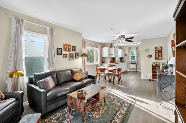 2808 School Street, Des Moines, IA 50311