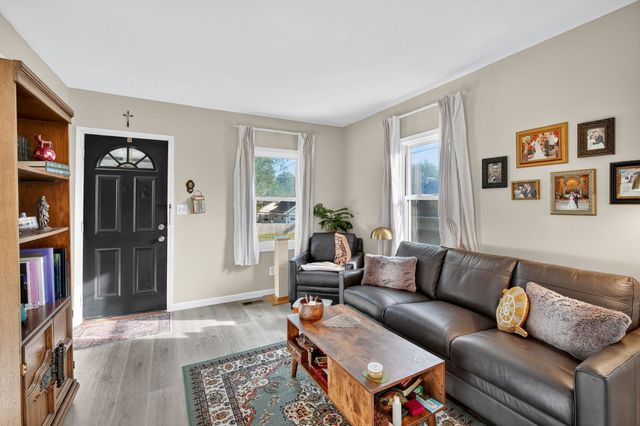 2808 School Street, Des Moines, IA 50311