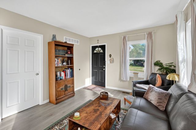 2808 School Street, Des Moines, IA 50311