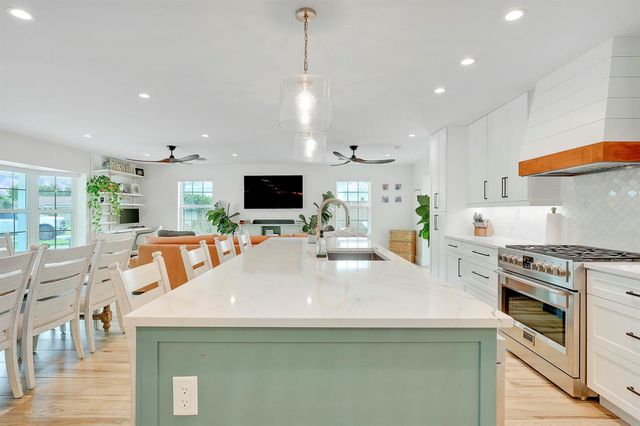 731 Cruiser Road S, North Palm Beach, FL 33408