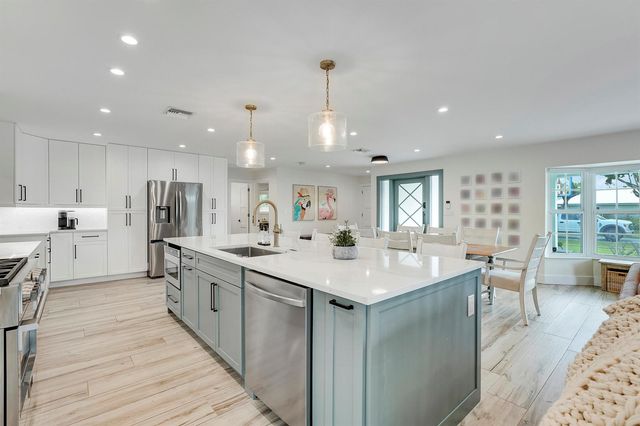 731 Cruiser Road S, North Palm Beach, FL 33408