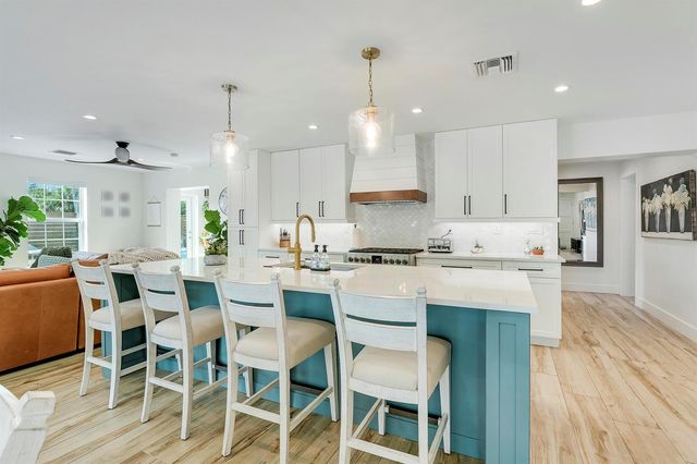 731 Cruiser Road S, North Palm Beach, FL 33408