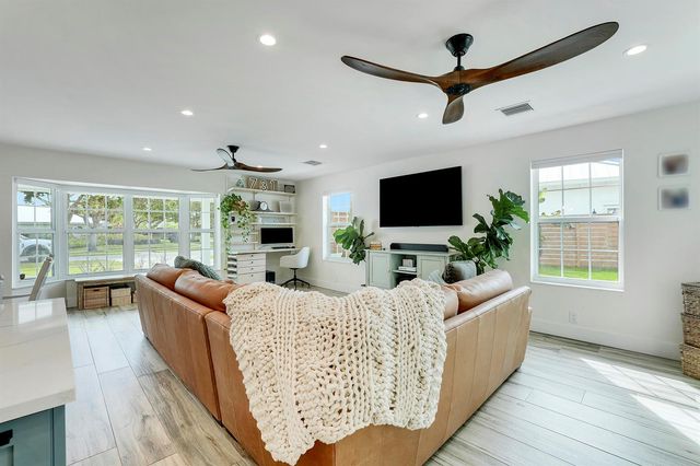 731 Cruiser Road S, North Palm Beach, FL 33408