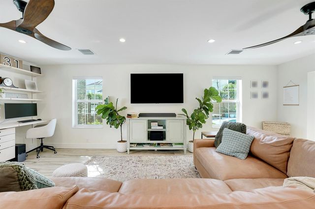 731 Cruiser Road S, North Palm Beach, FL 33408