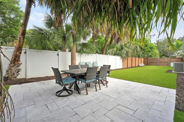 731 Cruiser Road S, North Palm Beach, FL 33408