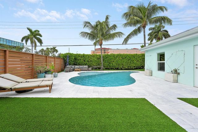 731 Cruiser Road S, North Palm Beach, FL 33408