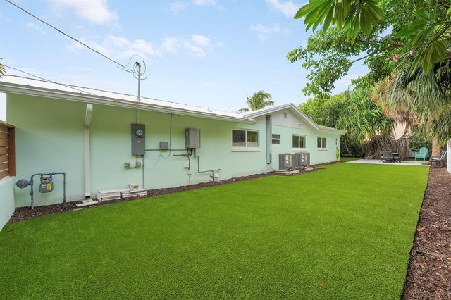 731 Cruiser Road S, North Palm Beach, FL 33408