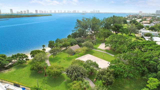 731 Cruiser Road S, North Palm Beach, FL 33408