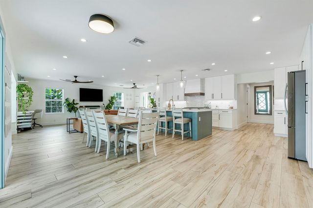 731 Cruiser Road S, North Palm Beach, FL 33408