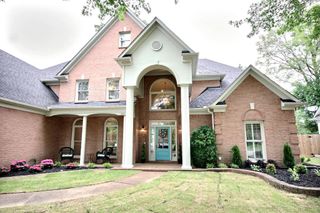 1050 STANHOPE DR, Collierville, TN 38017