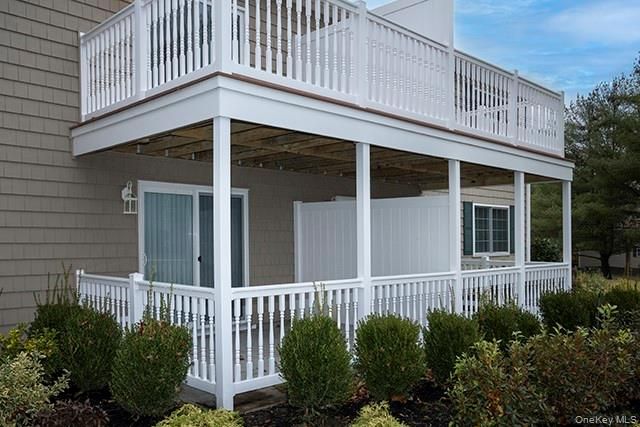 248 Lake Pointe Drive 164, Middle Island, NY 11953