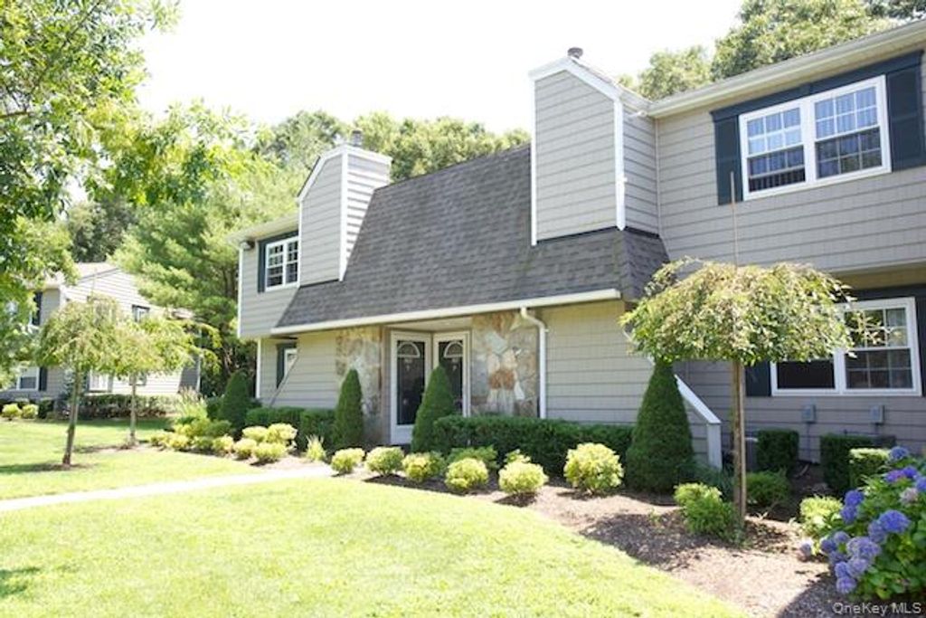 248 Lake Pointe Drive 164, Middle Island, NY 11953
