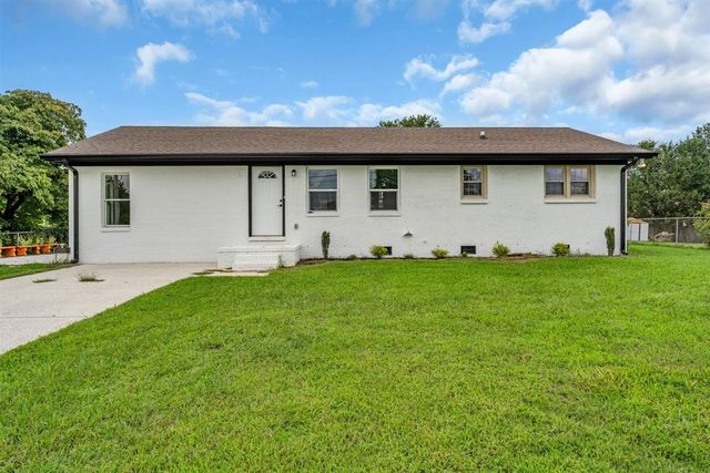 330 Lagoon Dr, Mcminnville, TN 37110