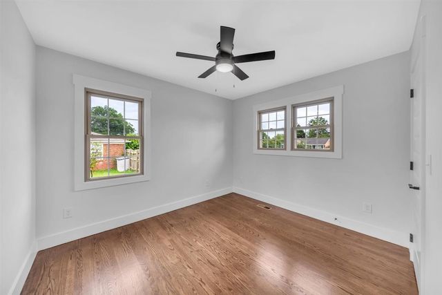 330 Lagoon Dr, Mcminnville, TN 37110