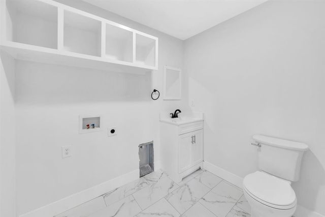330 Lagoon Dr, Mcminnville, TN 37110
